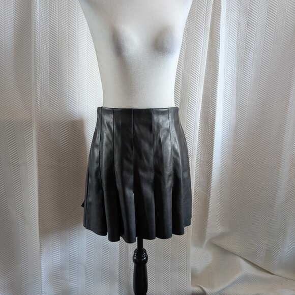 En Saison Black Vegan Leather Pleated Mini Skirt Medium Tennis skirt - Picture 4 of 11